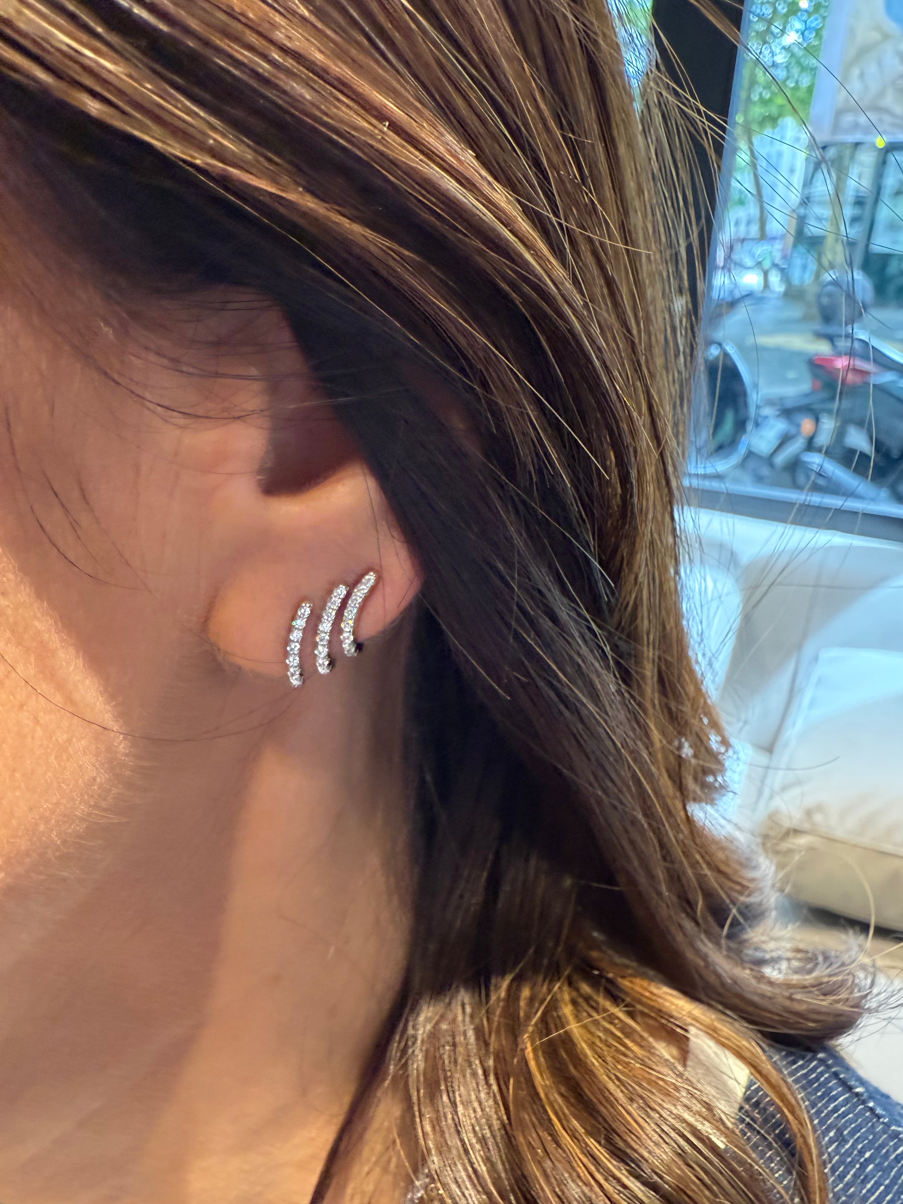 BOUCLE D'OREILLE 1/2 3 GRIFFE