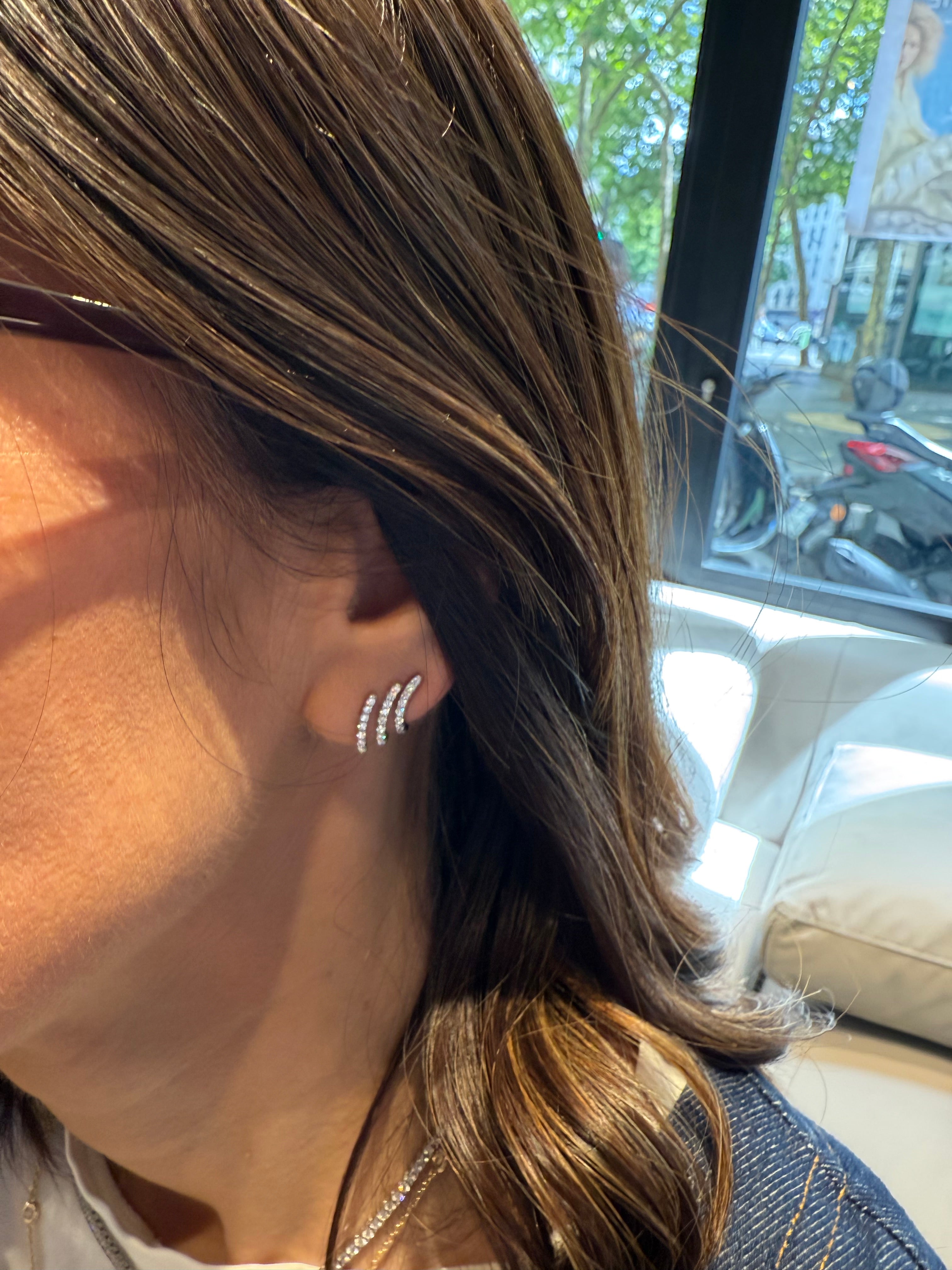 BOUCLE D'OREILLE 1/2 3 GRIFFE